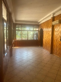 Foto Negozio in via Valle del Grottone, Roma Rinnovamento di 120 m²