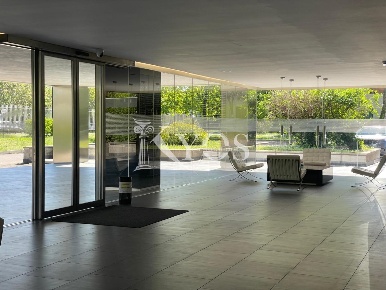 Foto Ufficio in via Bisceglie 76, Milano Bisceglie di 975 m² con 9 locali