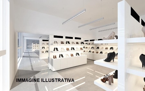 Foto Attività commerciale in via Maragliano Firenze, Firenze di 1000 m²