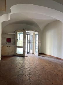 Foto Negozio in Corso Vittoria Colonna, Marino di 210 m² con 3 locali