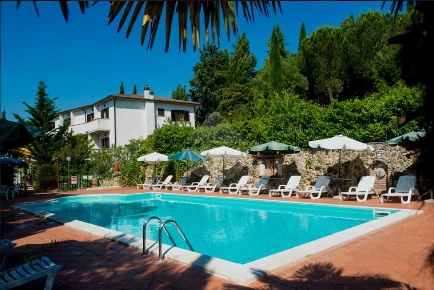 Foto Hotel in viale magione, Magione di 3000 m² con 11 locali in vendita