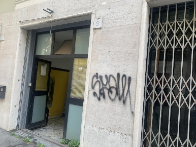 Foto Negozio in via di Valle Corteno, Roma di 54 m² con 1 locali in vendita