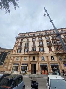 Foto Ufficio in Piazza Italia, Perugia Centro Storico di 150 m² in affitto
