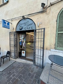 Foto Negozio in Via del Circo, Perugia Centro Storico di 50 m² con 2 locali