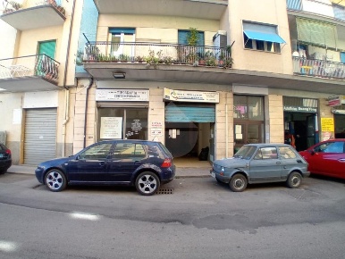 Foto Negozio in Via dei Mille, Cosenza Panebianco - Tribunale di 60 m²