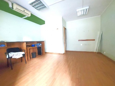 Foto Negozio in Via Caprera, Perugia Madonna Alta - Prepo di 21 m²