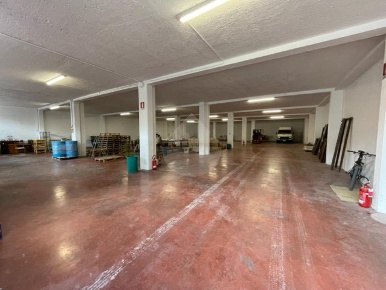 Foto Laboratorio in Via della Piaggiola, Gubbio Centro di 627 m² in vendita