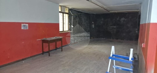 Foto Negozio in Via cinque giornate, Tivoli Zona Empolitana di 335 m²