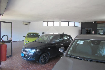 Foto Negozio in Piazza Washington, Pontassieve Centro di 145 m² in vendita