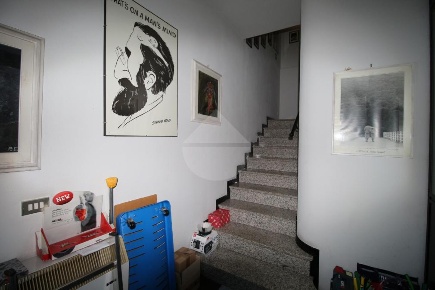 Foto Laboratorio in Via Carlo Piaggia, Lucca San Filippo di 135 m²
