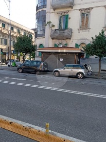 Foto Negozio in Via Tommaso Cannizzaro, Messina di 10 m² con 1 locali