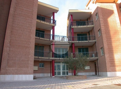 Foto Ufficio in Via Fratelli Rosati, Todi di 70 m² in affitto