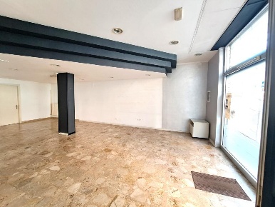 Foto Negozio in Corradino D'ascanio, Pescara di 64 m² in vendita