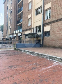 Foto Negozio in Via Nino Bixio, Perugia di 26 m² con 2 locali in vendita