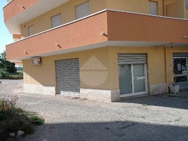 Foto Negozio in VIA DELLE ROSE, San Salvo Centro di 46 m² con 1 locali