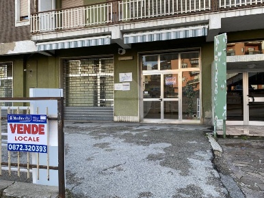 Foto Negozio in Via Parma, Lanciano Centro di 513 m² in vendita