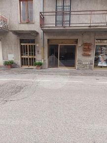 Foto Negozio in Strada ponte d'oddi, Perugia di 40 m² con 1 locali