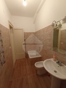 Foto Ufficio in Via Tommaso Cannizzaro, Messina di 150 m² con 6 locali