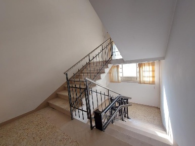 Foto Ufficio in via della valtiera, Perugia di 330 m² con 3 locali