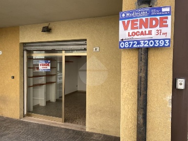 Foto Negozio in Via Isonzo, Lanciano Centro di 37 m² con 1 locali