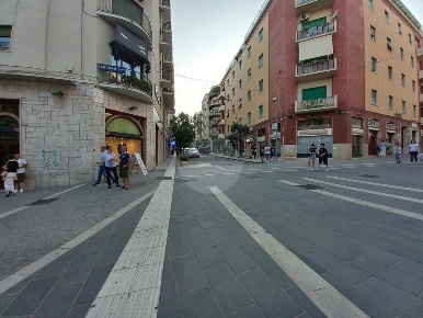 Foto Negozio in Via Miceli, Cosenza di 43 m² con 1 locali in vendita