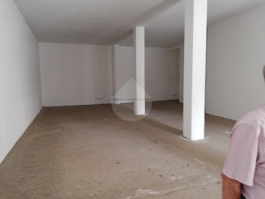 Foto Laboratorio in Via Biasi, Nuoro di 140 m² con 1 locali in affitto