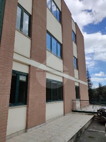 Foto Ufficio in CONTRADA SCALEPICCHIO, Teramo di 200 m² in vendita