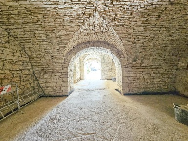 Foto Negozio in Via Napoleone, Palo del Colle di 100 m² con 3 locali