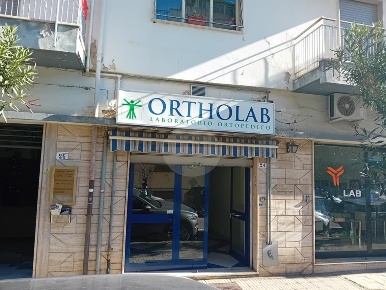 Foto Negozio in Via Galluppi, Cosenza Centro di 40 m² con 2 locali