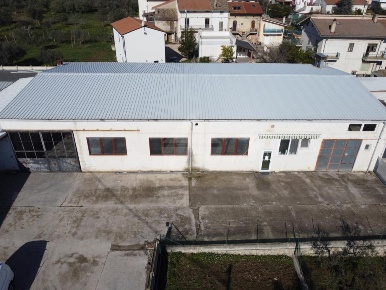 Foto Laboratorio in Villa Andreoli, Lanciano Centro di 550 m² con 2 locali