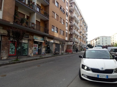 Foto Laboratorio in Corso Luigi Fera, Cosenza Centro di 55 m² con 2 locali