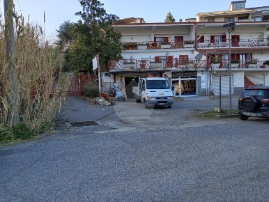 Foto Negozio in via Gioacchino Rossini, Castrolibero Andreotta di 108 m²