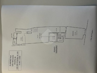 Foto Negozio in via dei pispini, Siena di 100 m² con 2 locali in vendita