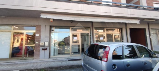 Foto Ufficio in VIA ALCIDE DE GASPERI, Bastia Umbra Bastia di 81 m²