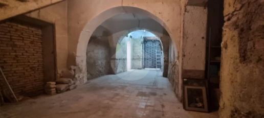 Foto Negozio in Via del Duomo, Tivoli Centro Storico di 90 m² in affitto