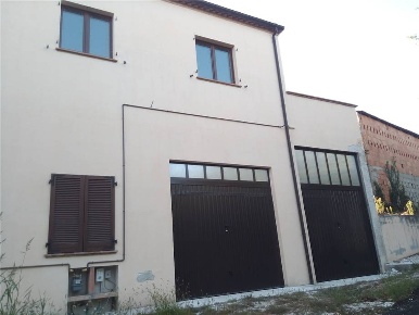 Foto Magazzino in Via SERRE BASSE, Matelica di 53 m² con 1 locali