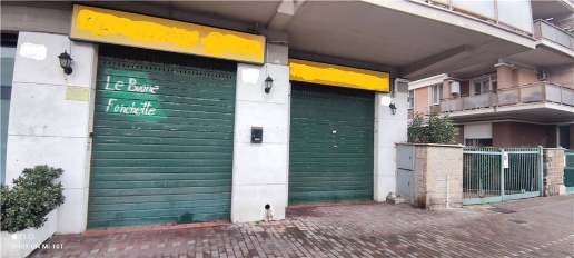 Foto Attività commerciale in Via Via dei Traghetti, Roma Ostia Ponente
