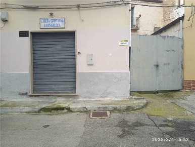 Foto Locale commerciale in -, San Nicandro Garganico di 100 m² con 3 locali