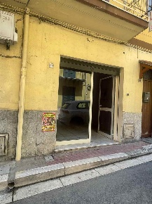 Foto Negozio in Via San Giuseppe, Casteldaccia di 45 m² con 1 locali