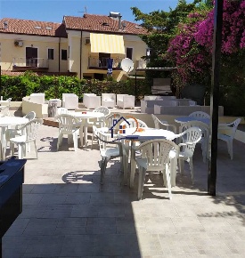 Foto Magazzino in Via Delle Rose, Corigliano-Rossano di 136 m² con 1 locali