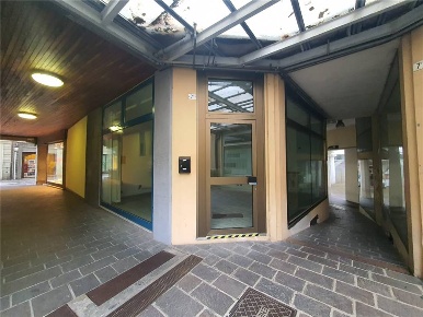 Foto Negozio in Via carrera 46, Belluno Centro di 58 m² con 2 locali