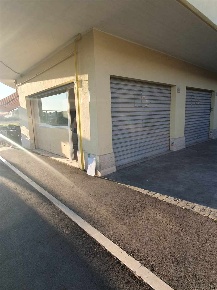 Foto Negozio in -, Roma Dragona di 80 m² con 2 locali in vendita