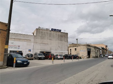 Foto Locale commerciale in V.le ERMOCRATE 16, Siracusa Gelone - Cadorna
