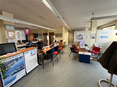 Foto Ufficio in -, Casale Monferrato Valentino, San Bernardino di 382 m²