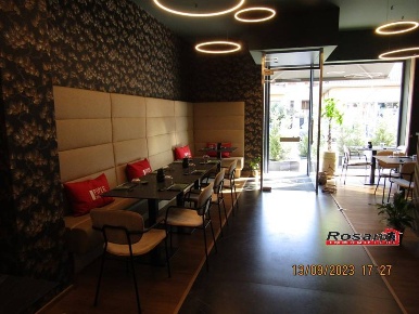 Foto Attività commerciale in V.le DEI FIORI, Biancavilla di 150 m²