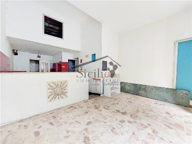 Foto Locale commerciale in -, Scicli Centro di 71 m² con 3 locali