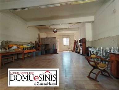 Foto Locale commerciale in -, Riola Sardo di 112 m² con 1 locali in vendita