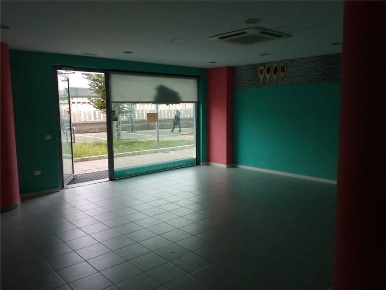 Foto Locale commerciale in -, Avezzano Centro di 99 m² in vendita
