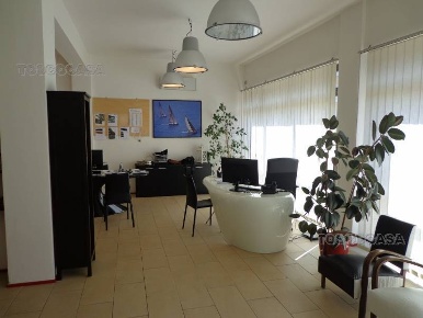 Foto Ufficio in -, Santa Croce sull'Arno Centro di 136 m² con 3 locali
