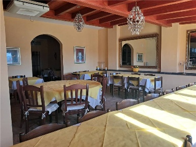 Foto Locale commerciale in -, Uras di 140 m² con 4 locali in vendita